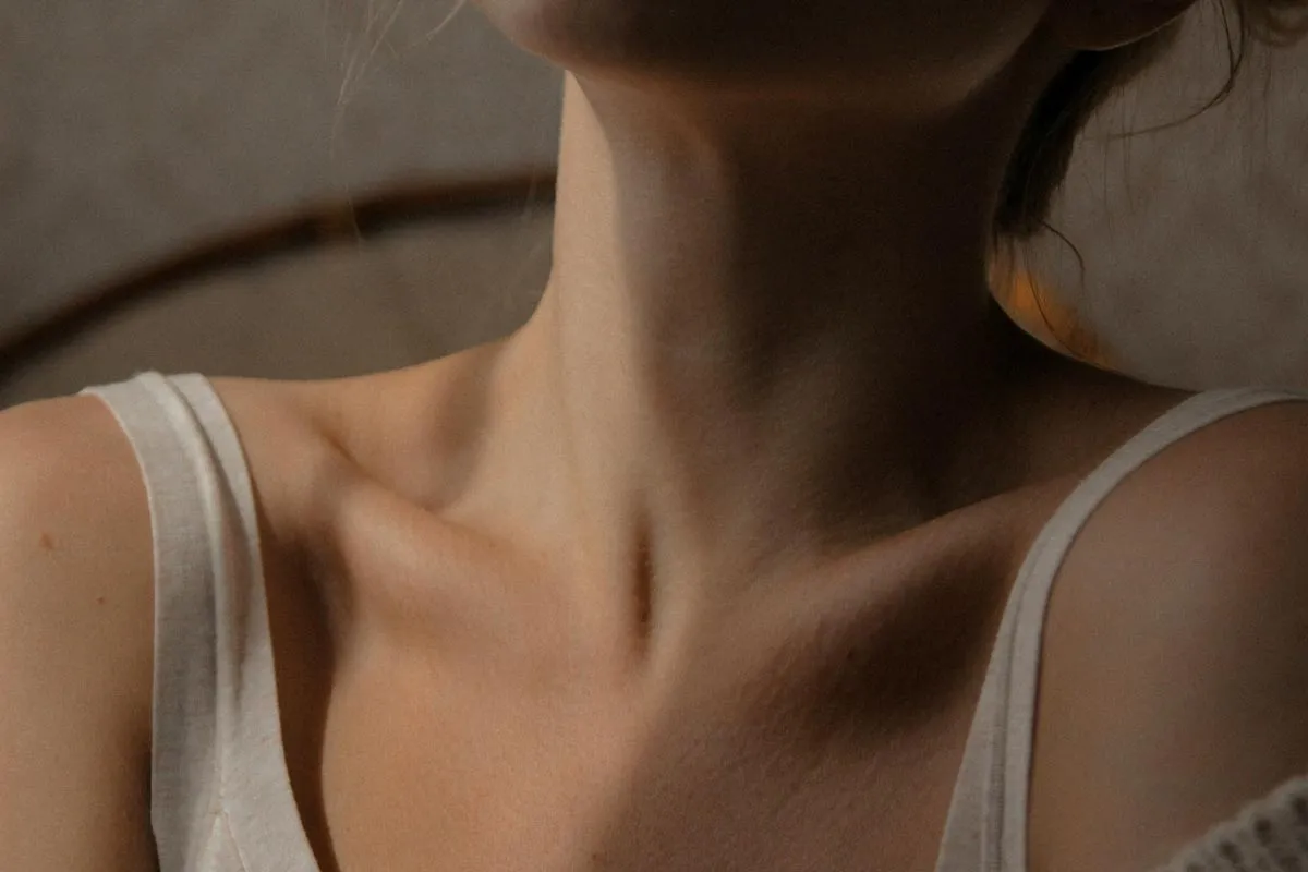 Girl's Neck